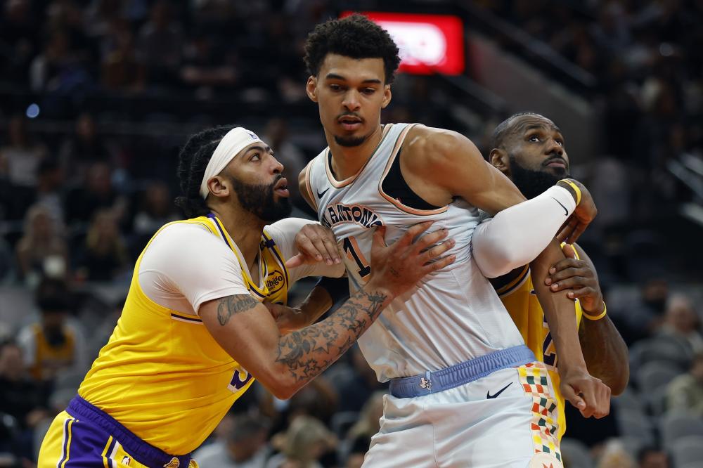 员凭借其卓 员凭借其卓